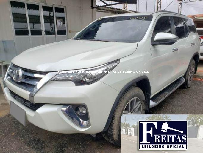 TOYOTA HILUX SW4 2019