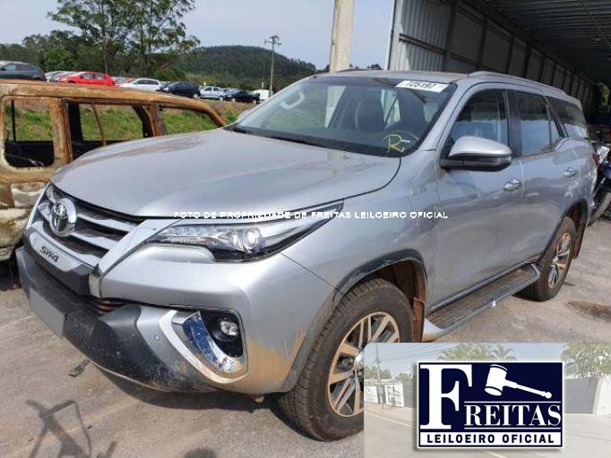 TOYOTA HILUX SW4 2020