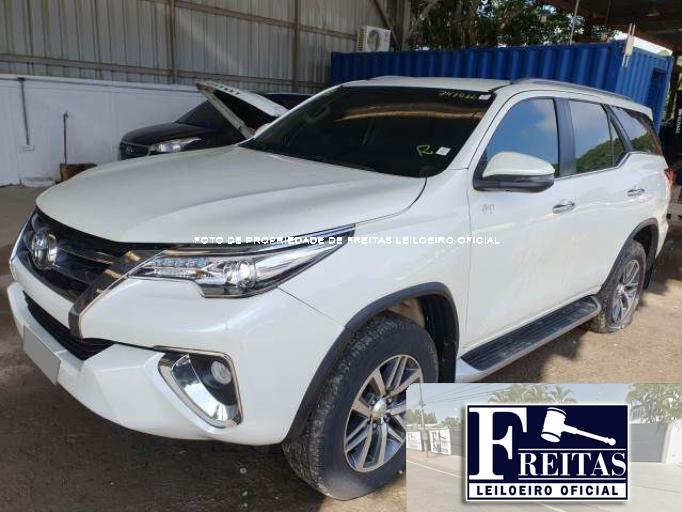 TOYOTA HILUX SW4 2020